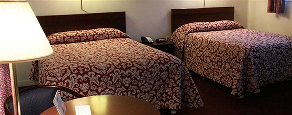 Berkshire Inn Питсфилд Экстерьер фото