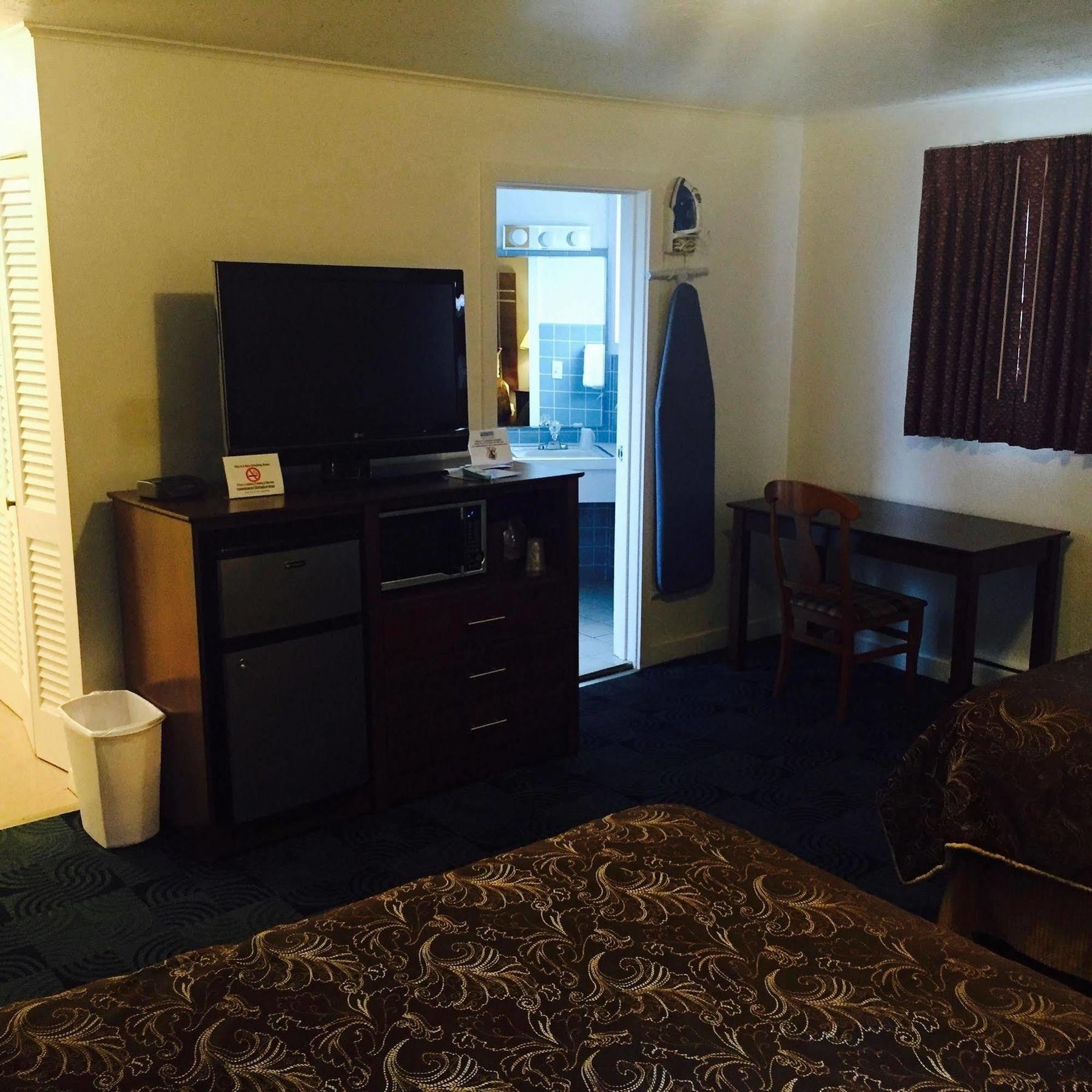 Berkshire Inn Питсфилд Экстерьер фото