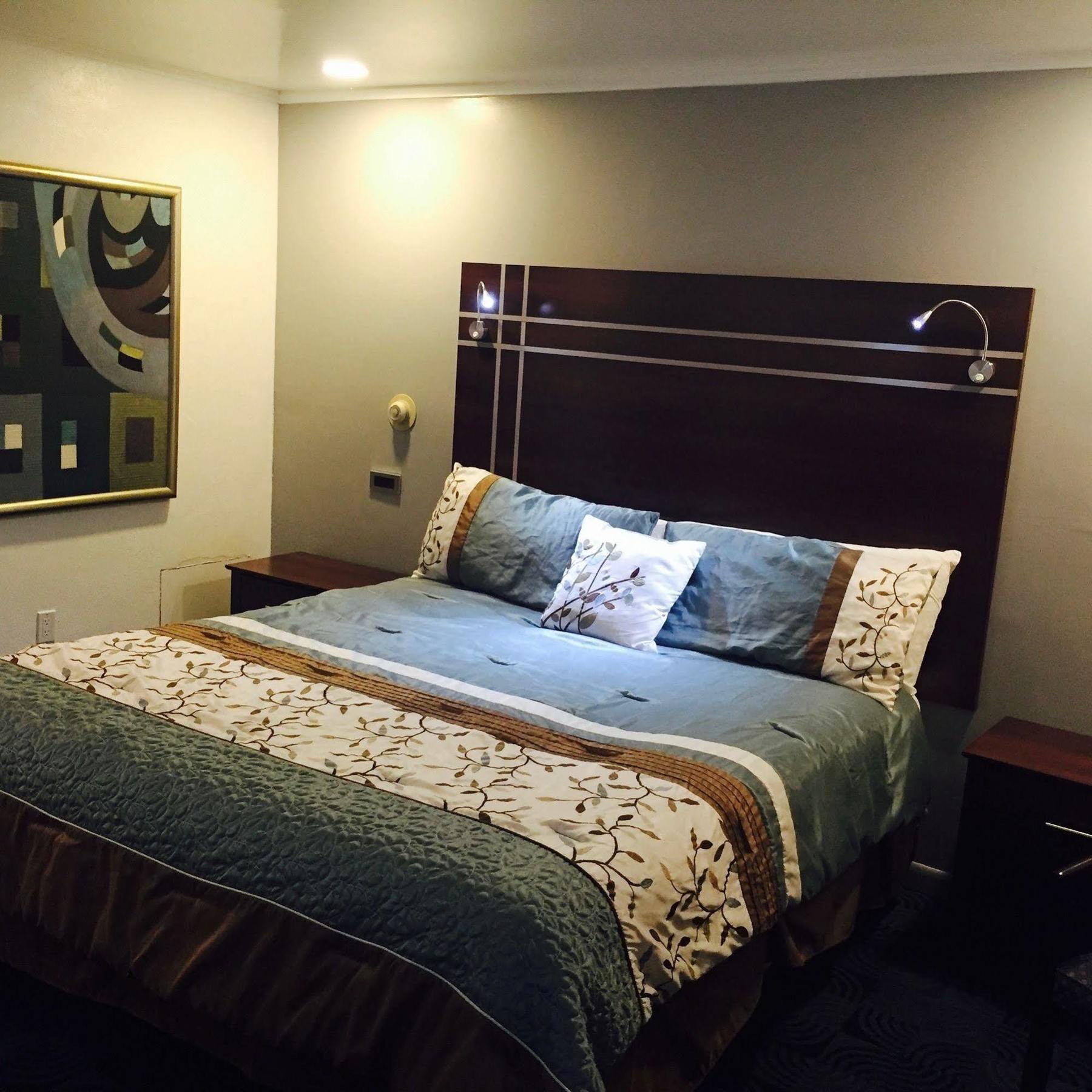 Berkshire Inn Питсфилд Экстерьер фото
